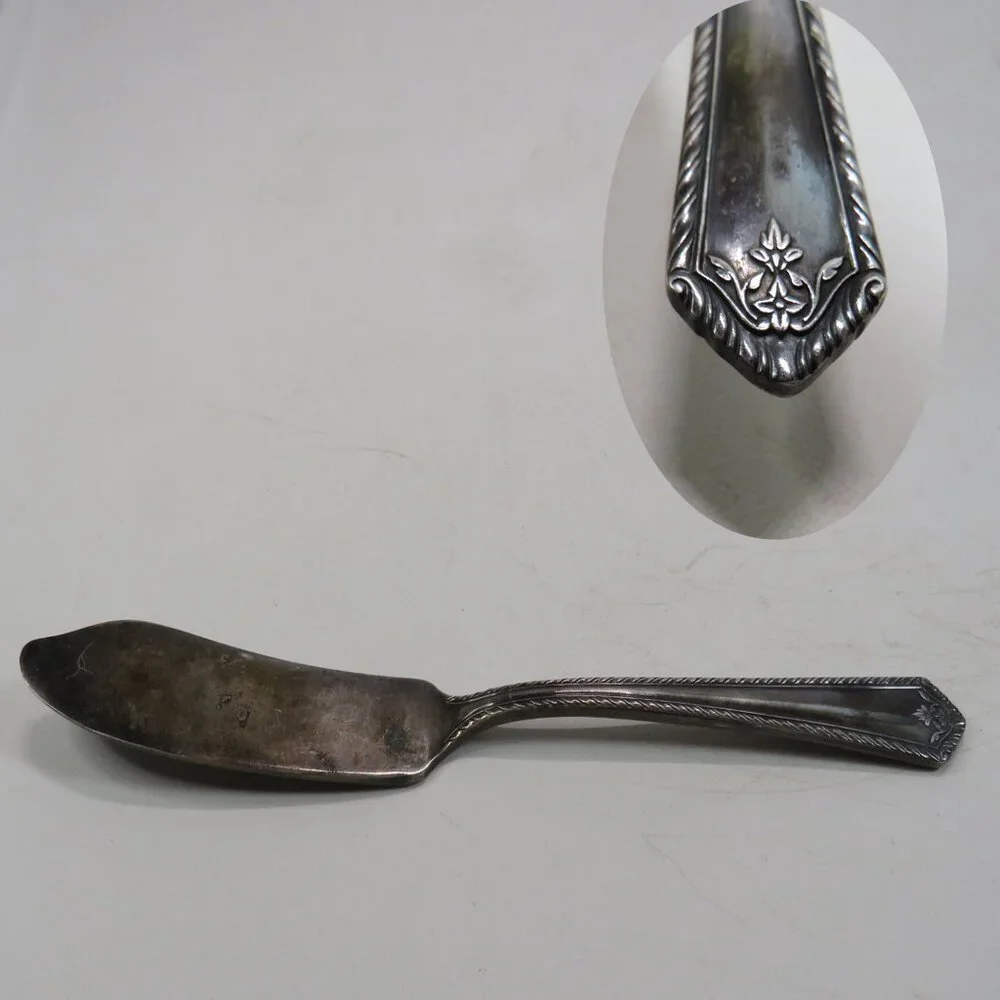Grosvenor Butter Knife 1921 Oneida AA Silver Plated